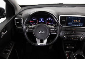 Подержанный автомобиль Kia Sportage 2019 года (10 фото)