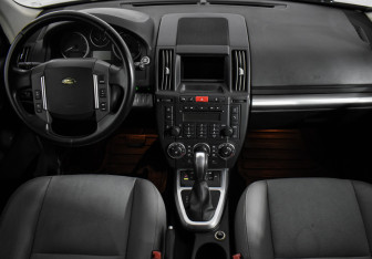 Подержанный автомобиль Land Rover Freelander 2010 года (13 фото)