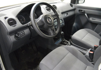 Подержанный автомобиль Volkswagen Caddy Compactvan 2012 года (10 фото)
