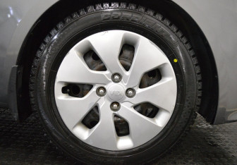 Подержанный автомобиль Kia Rio Hatchback 2017 года (9 фото)