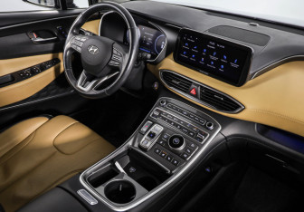 Подержанный автомобиль Hyundai Santa Fe 2021 года (9 фото)