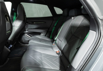 Подержанный автомобиль Zeekr 001 2023 года (10 фото)