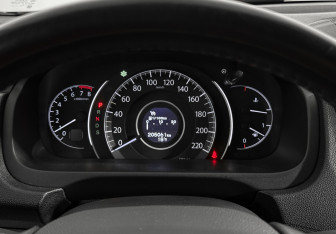 Подержанный автомобиль Honda CR-V 2015 года (17 фото)