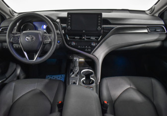 Подержанный автомобиль Toyota Camry Sedan 2022 года (13 фото)