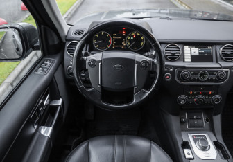 Подержанный автомобиль Land Rover Discovery 2014 года (12 фото)