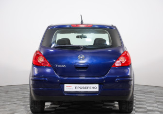 Подержанный автомобиль Nissan Tiida Hatchback 2011 года (6 фото)