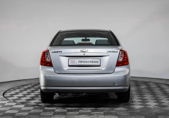 Подержанный автомобиль Chevrolet Lacetti Sedan 2012 года (6 фото)