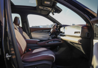 Подержанный автомобиль Geely Monjaro 2022 года (26 фото)