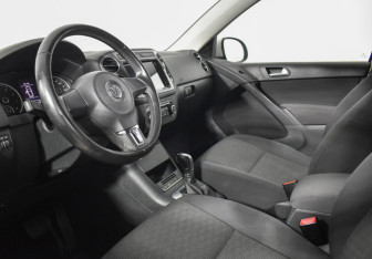 Подержанный автомобиль Volkswagen Tiguan 2012 года (9 фото)