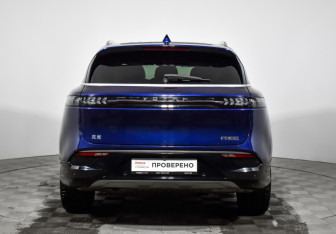 Подержанный автомобиль Voyah Free 2023 года (6 фото)