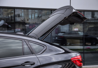 Подержанный автомобиль BMW X6 2017 года (38 фото)