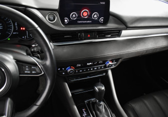Подержанный автомобиль Mazda 6 Sedan 2018 года (18 фото)