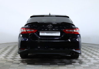 Подержанный автомобиль Toyota Camry Sedan 2019 года (6 фото)