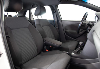 Подержанный автомобиль Volkswagen Polo Hatchback 2012 года (10 фото)