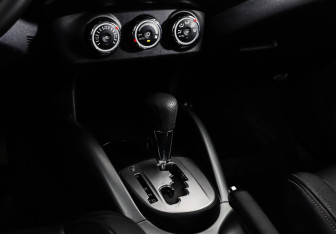 Подержанный автомобиль Peugeot 4007 2010 года (12 фото)