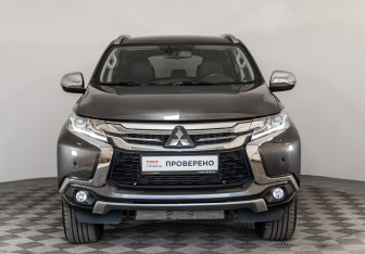 Подержанный автомобиль Mitsubishi Pajero Sport 2018 года (2 фото)