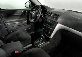 Подержанный автомобиль Skoda Yeti 2014 года (13 фото)