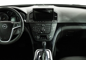 Подержанный автомобиль Opel Insignia Sedan 2013 года (14 фото)
