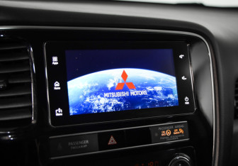 Подержанный автомобиль Mitsubishi Outlander 2019 года (13 фото)