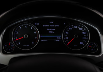 Подержанный автомобиль Volkswagen Touareg 2012 года (29 фото)