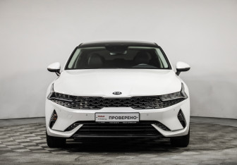 Подержанный автомобиль Kia K5 2021 года (2 фото)