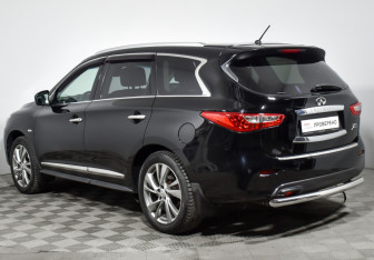Подержанный автомобиль Infiniti JX 2013 года (7 фото)