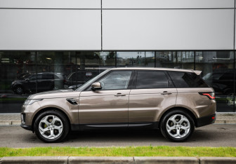 Подержанный автомобиль Land Rover Range Rover Sport 2018 года (9 фото)