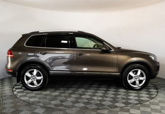 Подержанный автомобиль Volkswagen Touareg 2012 года (4 фото)