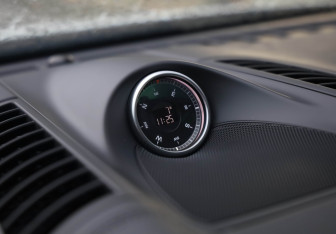 Подержанный автомобиль Porsche Cayenne 2015 года (14 фото)