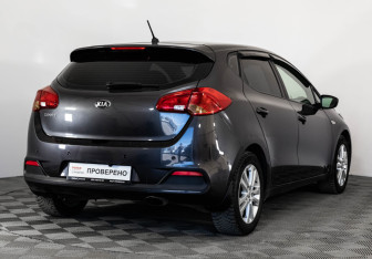 Подержанный автомобиль Kia Ceed Hatchback 2015 года (5 фото)