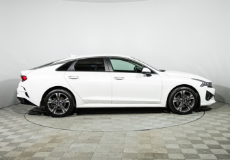 Подержанный автомобиль Kia K5 2020 года (4 фото)