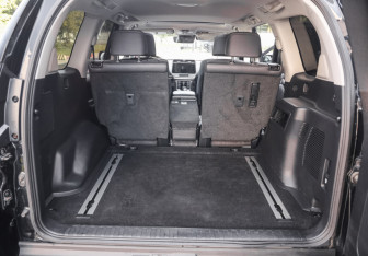Подержанный автомобиль Toyota Land Cruiser Prado 2018 года (34 фото)