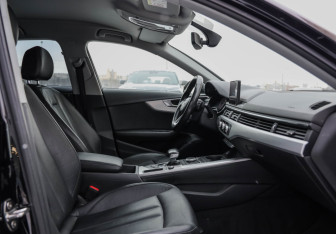 Подержанный автомобиль Audi A4 Sedan 2016 года (27 фото)