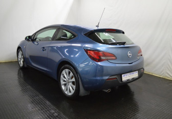 Подержанный автомобиль Opel Astra Hatchback 2014 года (7 фото)