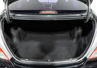 Подержанный автомобиль Hyundai Solaris Sedan 2012 года (17 фото)