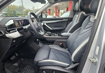 Подержанный автомобиль Geely Atlas 2024 года (11 фото)