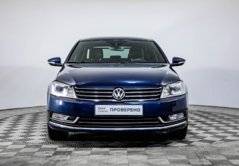 Подержанный автомобиль Volkswagen Passat Sedan 2014 года (2 фото)