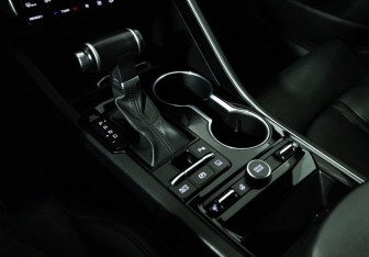 Подержанный автомобиль Kia K5 2020 года (17 фото)