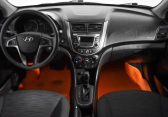 Подержанный автомобиль Hyundai Solaris Hatchback 2016 года (13 фото)