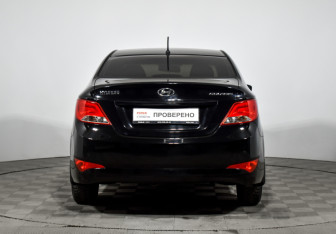 Подержанный автомобиль Hyundai Solaris Hatchback 2014 года (6 фото)