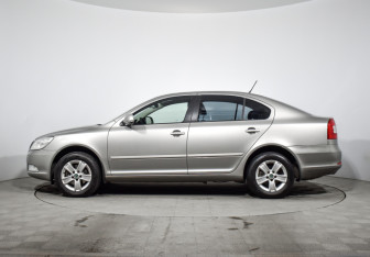 Подержанный автомобиль Skoda Octavia Liftback 2012 года (8 фото)