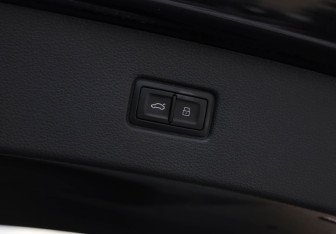 Подержанный автомобиль Audi Q7 2019 года (37 фото)