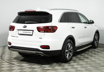 Подержанный автомобиль Kia Sorento 2018 года (5 фото)