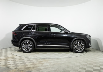 Подержанный автомобиль Geely Monjaro 2024 года (4 фото)