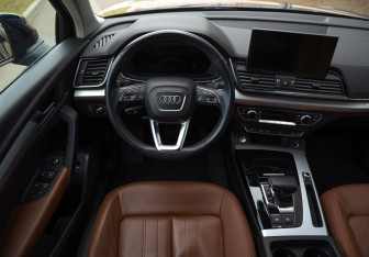 Подержанный автомобиль Audi Q5 2021 года (13 фото)