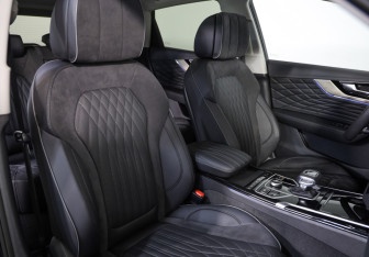 Подержанный автомобиль Hongqi HS5 2024 года (25 фото)