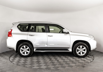Подержанный автомобиль Lexus GX 2010 года (4 фото)