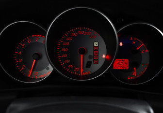 Подержанный автомобиль Mazda 3 Sedan 2007 года (17 фото)