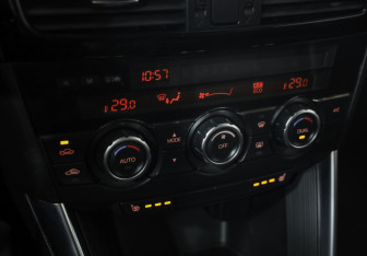 Подержанный автомобиль Mazda CX-5 2013 года (14 фото)
