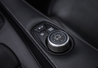 Подержанный автомобиль Infiniti QX50 2018 года (20 фото)